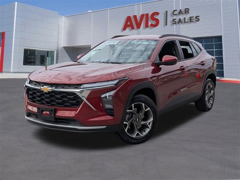 Used 2025 Chevrolet Trax LT w/ LT Convenience Package image 1