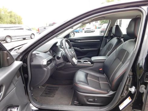 Used 2024 Nissan Altima 2.5 SR image 12