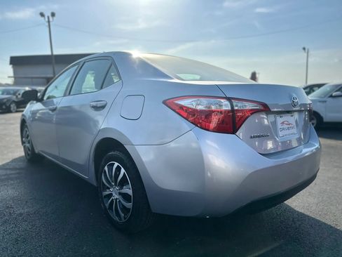Used 2016 Toyota Corolla LE FWD image 5