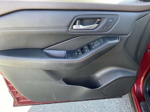 Used 2023 Nissan Rogue SL w/ SL Premium Package image 17