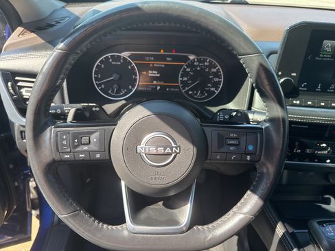 Used 2023 Nissan Rogue SL w/ SL Premium Package image 11