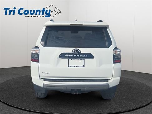 Certified 2024 Toyota 4Runner TRD Off-Road image 7