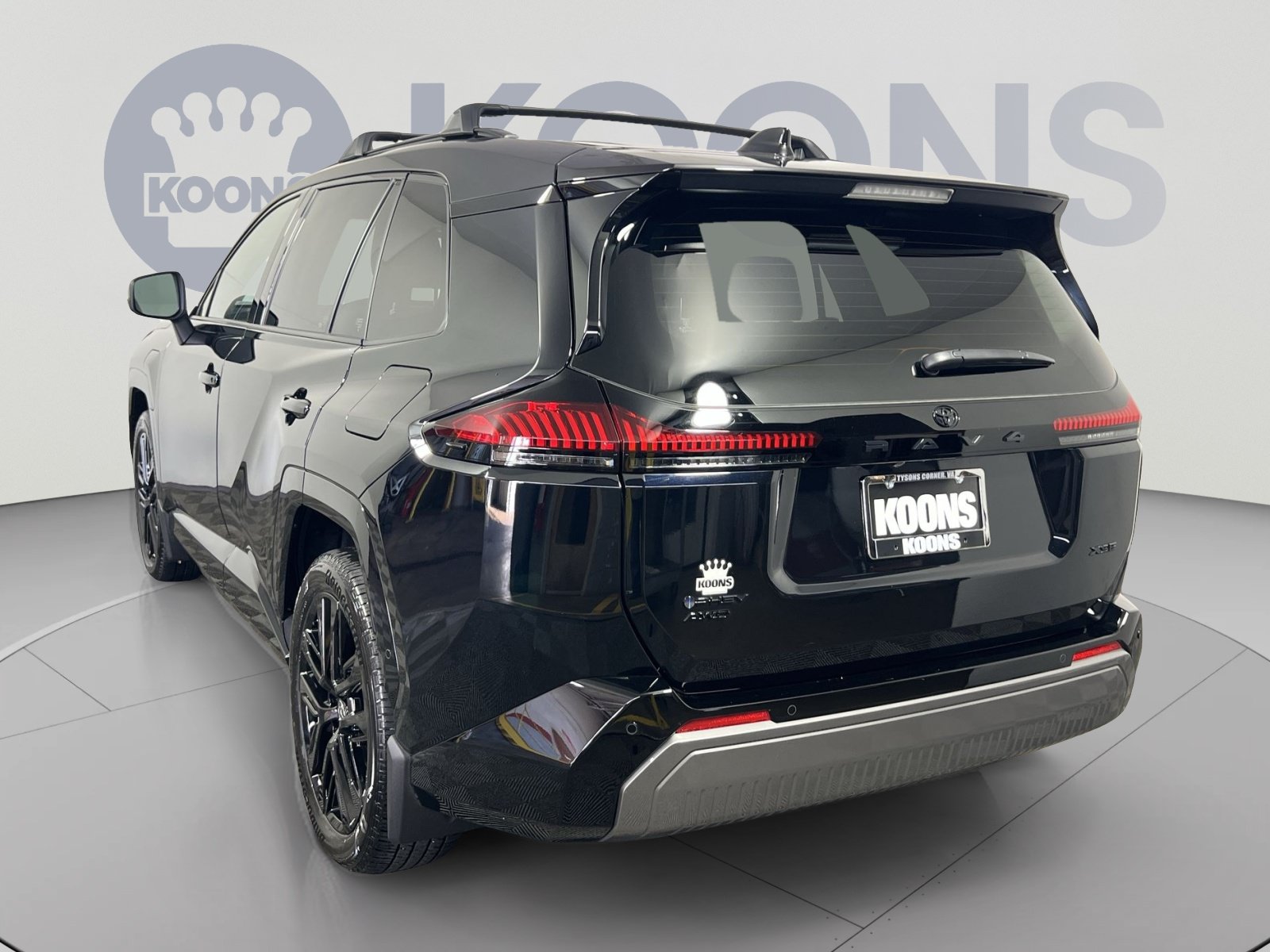 Used 2026 Toyota RAV4 XSE w/ Panoramic Sun Roof Package AWD/4WD image 4
