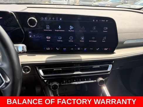 Used 2025 Chevrolet Traverse LT AWD/4WD image 23