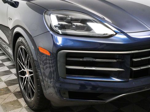 Used 2026 Porsche Cayenne E-Hybrid AWD/4WD image 39