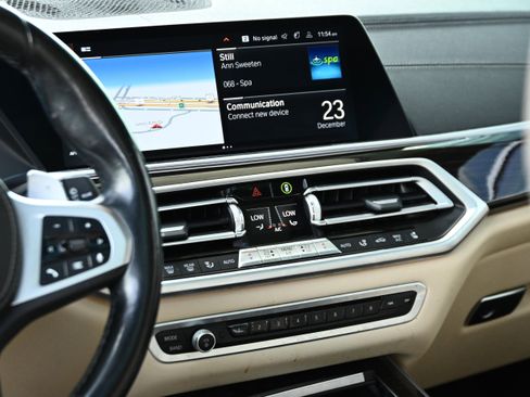 Used 2021 BMW X5 xDrive40i w/ M Sport Package image 23