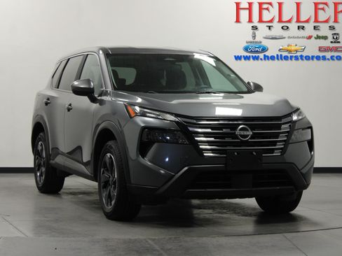 Used 2024 Nissan Rogue SV AWD/4WD image 1