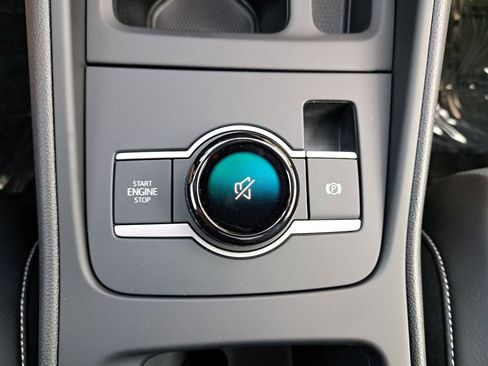 New 2025 Volkswagen Tiguan SE AWD/4WD image 14