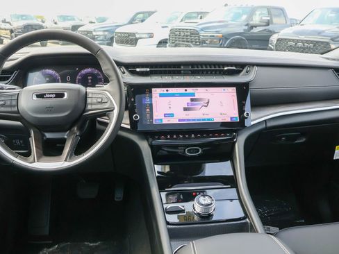 New 2026 Jeep Grand Cherokee L Limited AWD/4WD image 17