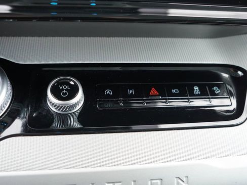 Certified 2025 Ford Expedition Active image 31