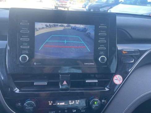 Used 2024 Toyota Camry SE image 14