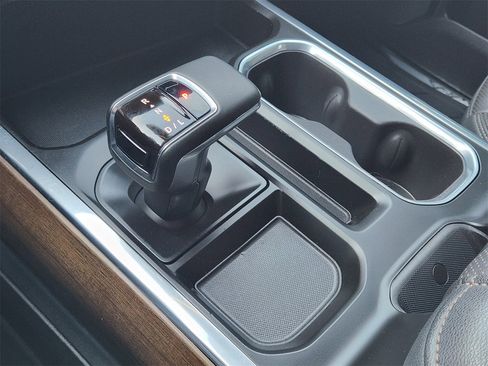 Used 2024 Chevrolet Silverado 1500 High Country w/ High Country Premium Package image 19