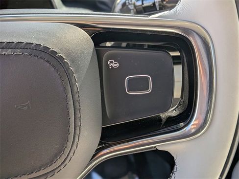 Used 2025 Lincoln Navigator Reserve image 19