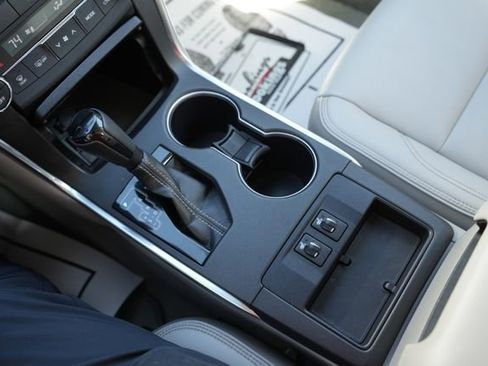 Used 2017 Toyota Camry XLE image 25