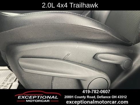 Used 2025 Jeep Compass Trailhawk AWD/4WD image 35