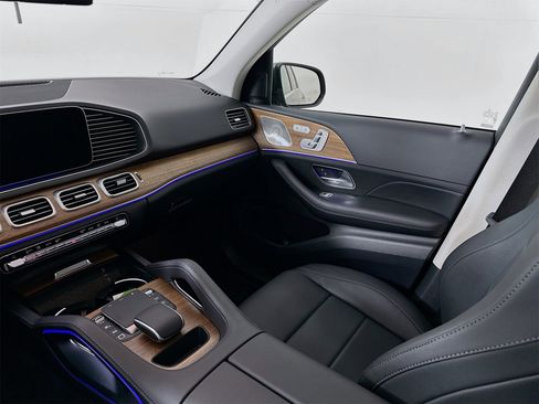Certified 2025 Mercedes-Benz GLE 350 4MATIC image 26