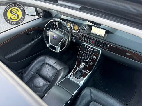 Used 2013 Volvo XC70 3.2 Premier image 24