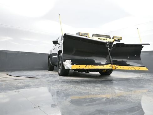 Used 2025 Nissan Frontier SV image 36