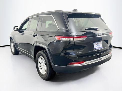 Used 2023 Jeep Grand Cherokee Laredo w/ Luxury Tech Group I AWD/4WD image 7