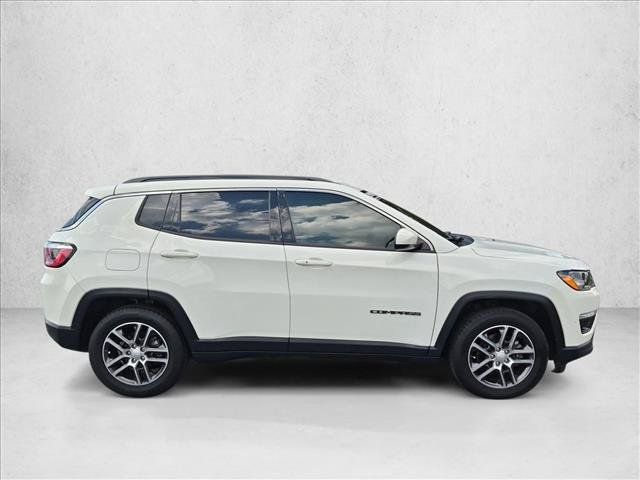 Used 2019 Jeep Compass Latitude FWD image 4