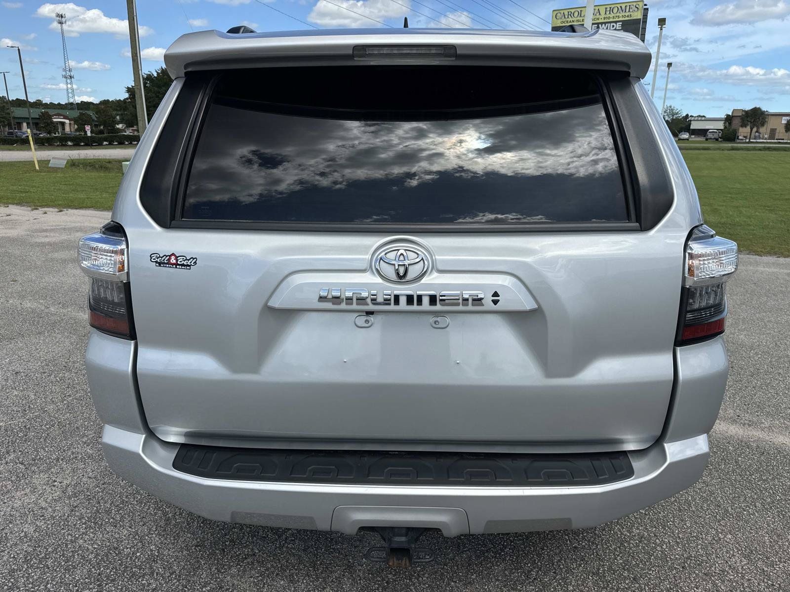 Used 2022 Toyota 4Runner SR5 Premium w/ Moonroof Package AWD/4WD image 5
