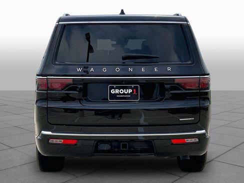 Used 2024 Jeep Wagoneer Series II w/ Flexible Seating Group AWD/4WD image 5