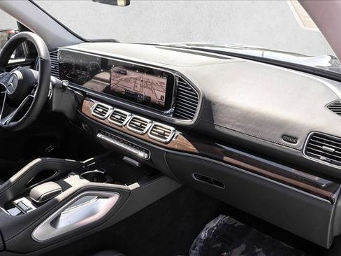 New 2026 Mercedes-Benz GLS 450 4MATIC image 25