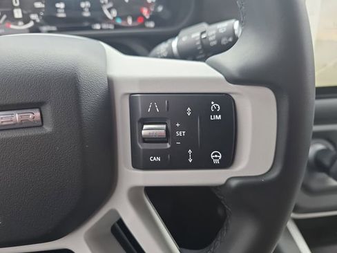 Certified 2025 Land Rover Defender 110 X-Dynamic SE AWD/4WD image 21