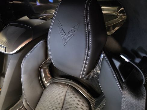 Used 2022 Chevrolet Corvette Stingray Premium Cpe w/ Z51 Performance Package RWD image 2