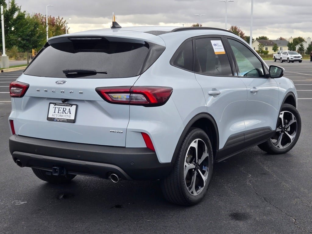 Certified 2025 Ford Escape ST-Line Select w/ Tech Pack #1 AWD/4WD image 12