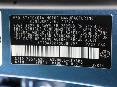 Used 2025 Toyota Camry SE image 41