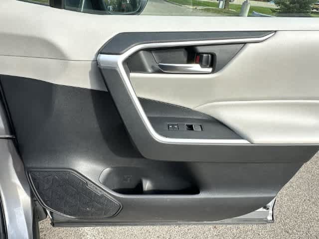 Used 2022 Toyota RAV4 XLE w/ Convenience Package AWD/4WD image 23