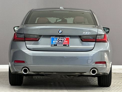 Used 2025 BMW 330i Sedan w/ Convenience Package RWD image 9
