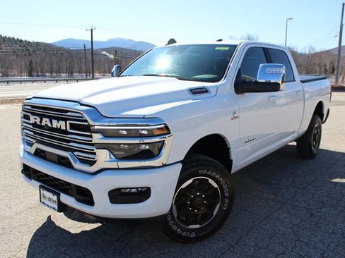 Used 2026 RAM 2500 Laramie AWD/4WD image 3