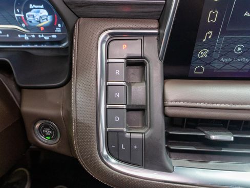 Used 2022 GMC Yukon XL SLT w/ SLT Premium Package RWD image 25