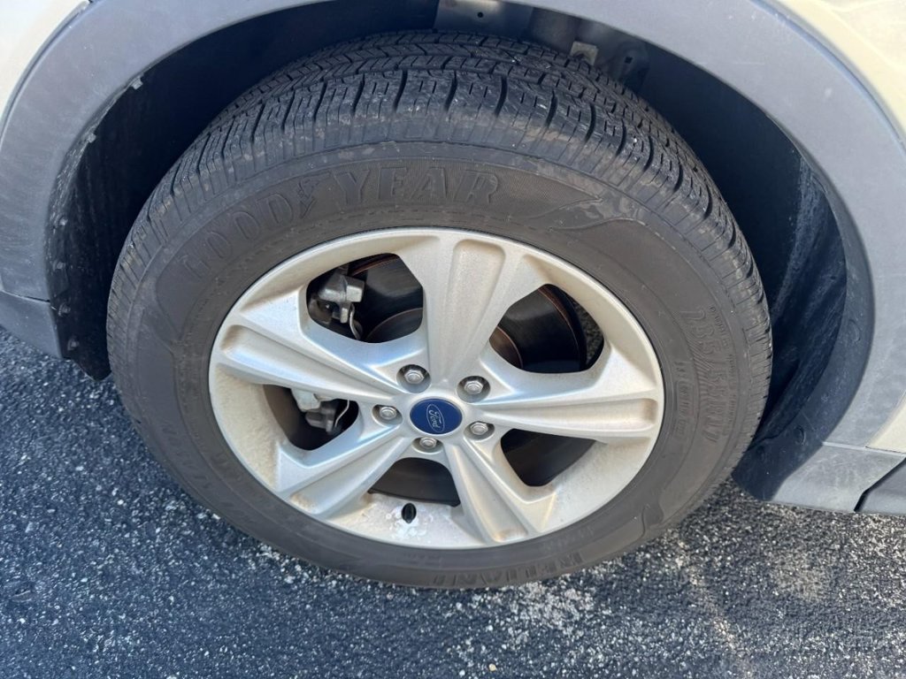 Used 2015 Ford Escape SE AWD/4WD image 10