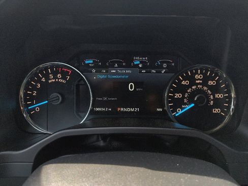 Used 2015 Ford F150 Lariat w/ Equipment Group 502A Luxury AWD/4WD image 23