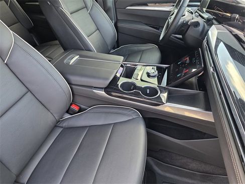 Used 2026 Cadillac Escalade Sport w/ Touring Package image 11