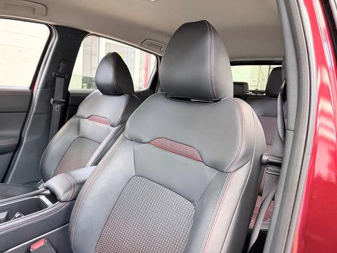Used 2025 Nissan Kicks SR AWD/4WD image 15