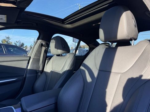 Used 2019 BMW 330i xDrive Sedan w/ Convenience Package image 11