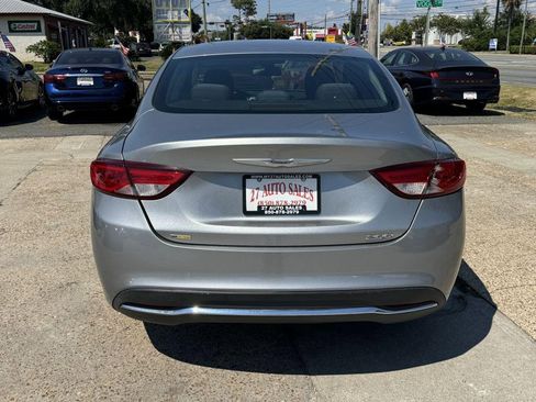Used 2015 Chrysler 200 Limited image 6