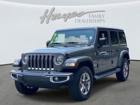 Used 2022 Jeep Wrangler Unlimited Sahara w/ Cold Weather Group AWD/4WD image 8