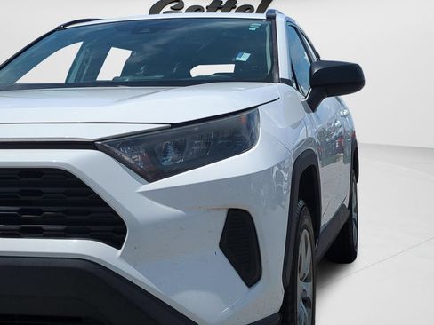 Used 2019 Toyota RAV4 LE FWD image 22