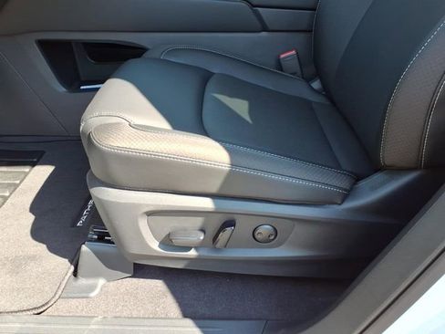 New 2026 Nissan Pathfinder SL AWD/4WD image 7