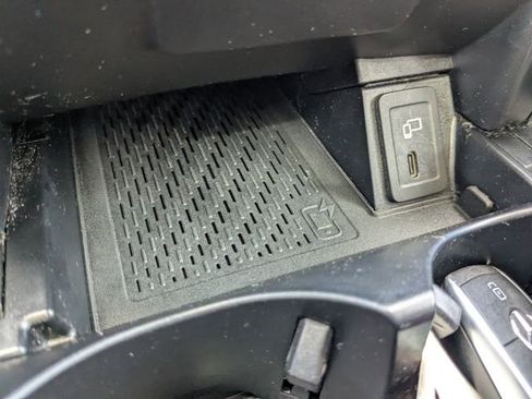 Used 2021 Mercedes-Benz GLC 300 image 25