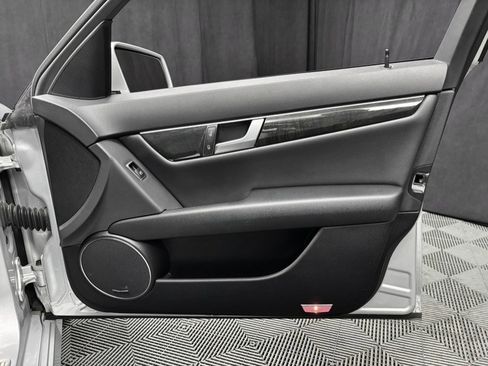 Used 2013 Mercedes-Benz C 300 Sport image 23