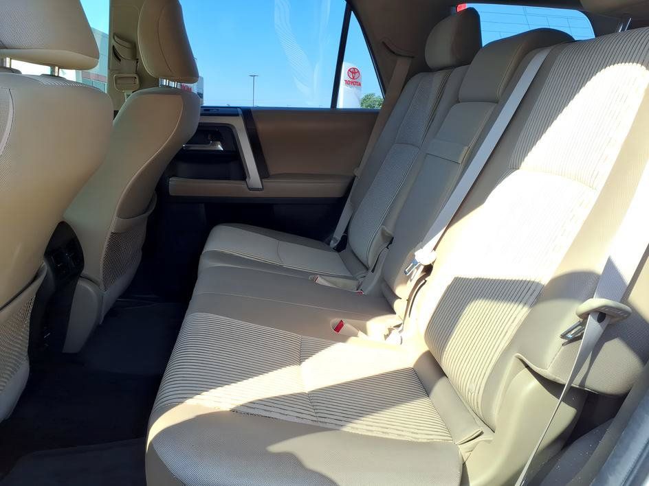 Used 2016 Toyota 4Runner SR5 AWD/4WD image 12