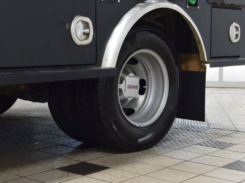 Used 2025 GMC Sierra 3500 Pro w/ Convenience Package image 18