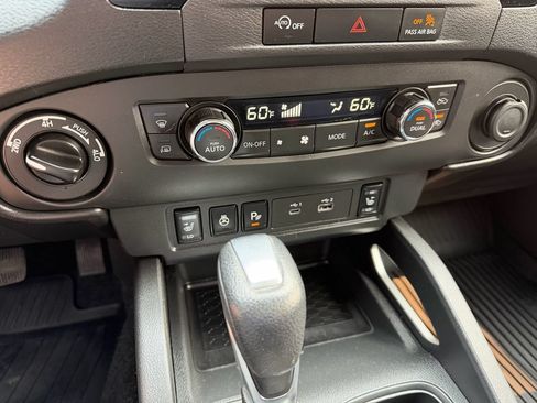Used 2023 Nissan Frontier SV w/ Technology Package AWD/4WD image 19