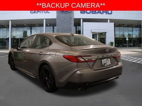 Used 2025 Toyota Camry SE image 7